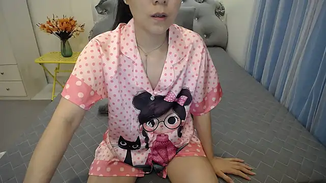 Lavender Sweet online show from September 2025 05:02:01 PM