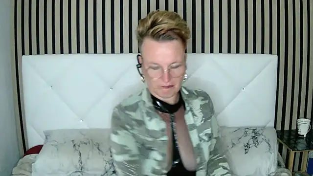 Snapshot of xxNoeliaxx chatting on December 2024 11:02:02 AM xxNoeliaxx online show from December 2024 11:02:02 AM