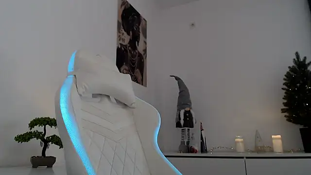 Snapshot of Simply_the_best chatting on December 2024 06:23:01 AM Simply the best online show from December 2024 06:23:01 AM