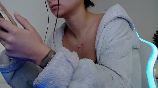 Snapshot of Simply_the_best chatting on January 2025 07:28:02 PM Simply the best online show from January 2025 07:28:02 PM