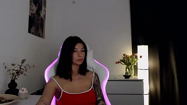 Snapshot of Simply_the_best chatting on January 2025 06:48:01 PM Simply the best online show from January 2025 06:48:01 PM