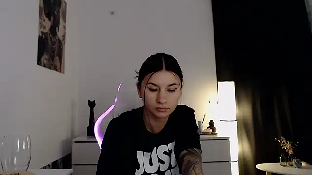 Snapshot of Simply_the_best chatting on February 2025 05:23:02 PM Simply the best online show from February 2025 05:23:02 PM