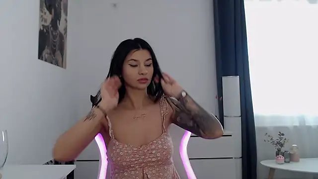 Snapshot of Simply_the_best chatting on February 2025 02:16:01 PM Simply the best online show from February 2025 02:16:01 PM