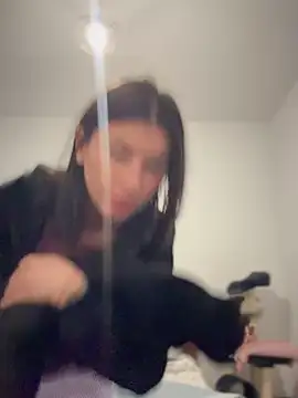 Snapshot of Simply_the_best chatting on February 2025 08:47:01 PM Simply the best online show from February 2025 08:47:01 PM