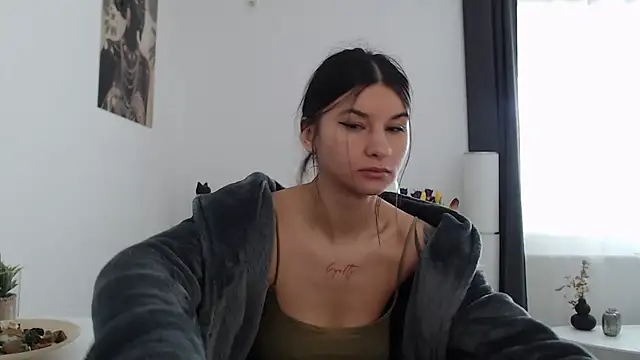 Snapshot of Simply_the_best chatting on March 2025 10:05:02 AM Simply the best online show from March 2025 10:05:02 AM