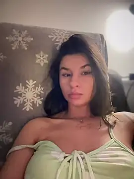 Snapshot of Simply_the_best chatting on March 2025 08:00:01 PM Simply the best online show from March 2025 08:00:01 PM