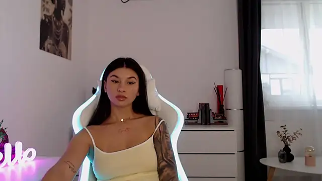 Snapshot of Simply_the_best chatting on September 2025 04:10:02 PM Simply the best online show from September 2025 04:10:02 PM