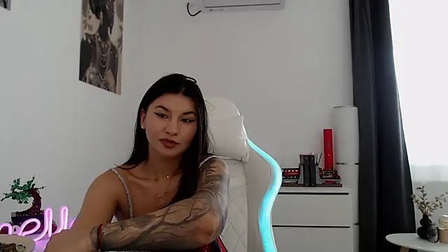 Snapshot of Simply_the_best chatting on September 2025 10:30:02 AM Simply the best online show from September 2025 10:30:02 AM