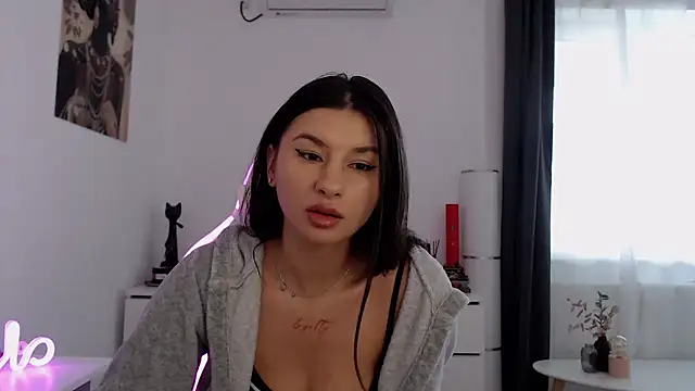 Snapshot of Simply_the_best chatting on October 2025 12:58:01 PM Simply the best online show from October 2025 12:58:01 PM