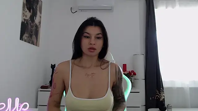 Snapshot of Simply_the_best chatting on October 2025 10:33:02 AM Simply the best online show from October 2025 10:33:02 AM