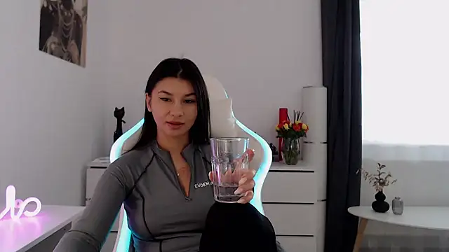 Snapshot of Simply_the_best chatting on November 2025 11:21:01 AM Simply the best online show from November 2025 11:21:01 AM