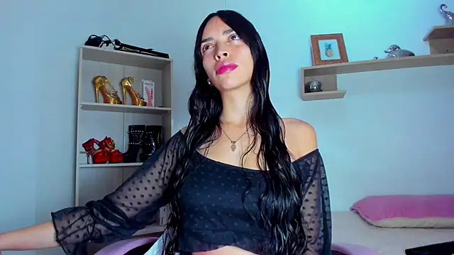 Snapshot of Dolce_Saeenz chatting on June 2026 11:52:02 AM Dolce Saeenz online show from June 2026 11:52:02 AM