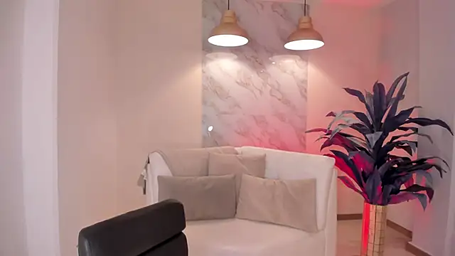 JessicaWilliams1 online show from February 2025 04:25:01 PM