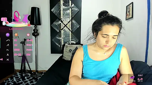 SARAMISHA online show from April 2026 07:45:01 PM