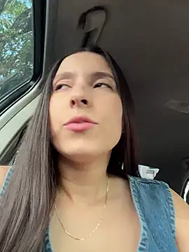 LittleDoll    online show from December 2025 01:27:01 PM