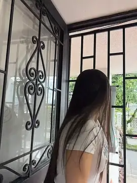 LittleDoll    online show from April 2026 12:05:02 PM