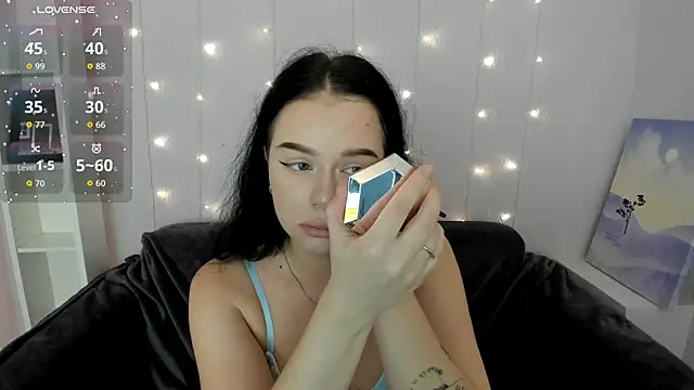 Lori  Hell online show from November 2025 02:24:02 AM