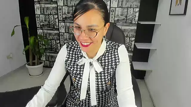 Snapshot of Agata-Moon chatting on December 2024 03:00:02 PM Agata-Moon online show from December 2024 03:00:02 PM