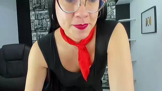 Snapshot of Agata-Moon chatting on January 2025 04:18:02 PM Agata-Moon online show from January 2025 04:18:02 PM