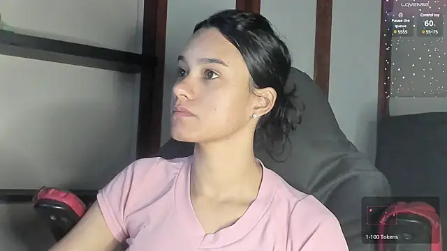 Snapshot of SamanthaWatson chatting on December 2024 01:56:02 AM SamanthaWatson online show from December 2024 01:56:02 AM