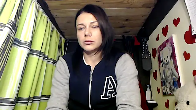 Snapshot of HarleyQuinn_69 chatting on January 2025 06:56:02 PM HarleyQuinn 69 online show from January 2025 06:56:02 PM