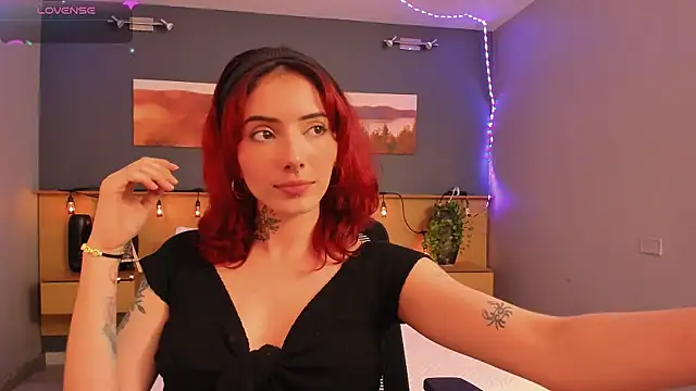 LiliJones  online show from February 2025 04:03:01 PM