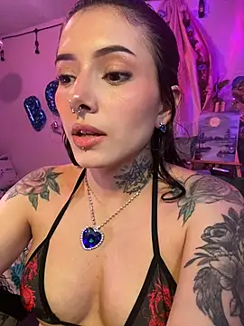 LiliJones  online show from May 2026 10:51:01 PM