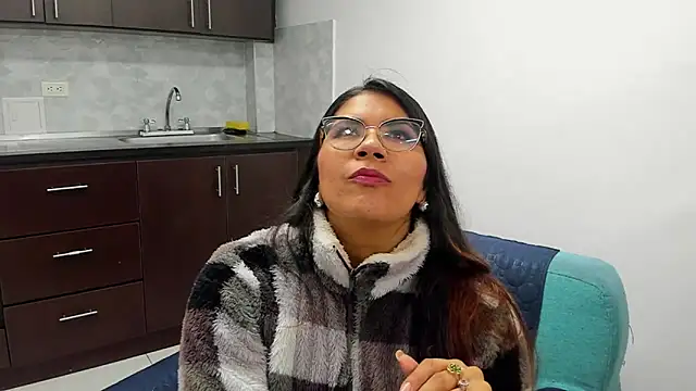 Snapshot of Luna_Dumont chatting on February 2025 11:17:02 AM Luna Dumont online show from February 2025 11:17:02 AM
