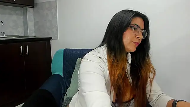 Snapshot of Luna_Dumont chatting on February 2025 02:20:01 PM Luna Dumont online show from February 2025 02:20:01 PM