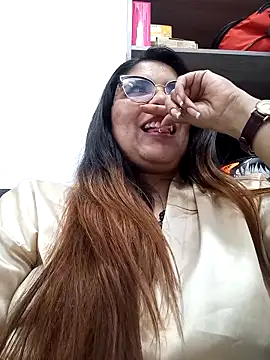 Snapshot of Luna_Dumont chatting on February 2025 11:42:01 PM Luna Dumont online show from February 2025 11:42:01 PM
