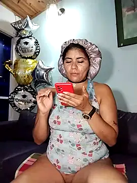 Snapshot of Luna_Dumont chatting on February 2025 08:03:01 AM Luna Dumont online show from February 2025 08:03:01 AM
