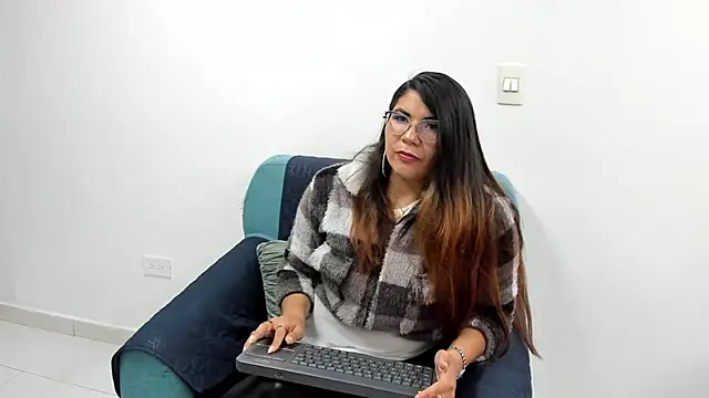 Snapshot of Luna_Dumont chatting on March 2025 11:25:02 AM Luna Dumont online show from March 2025 11:25:02 AM