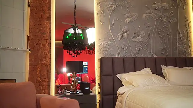 eva fashionista online show from March 2025 03:29:01 AM