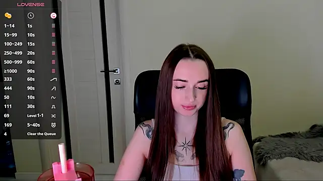 Kimmberr online show from November 2025 02:48:02 AM