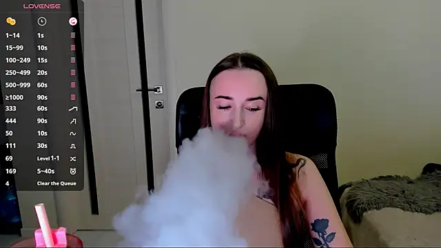 Kimmberr online show from December 2025 02:06:02 AM