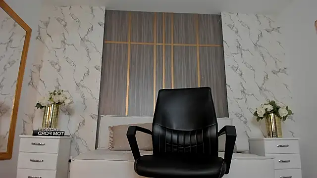 Dollar-girl online show from March 2026 01:06:01 PM