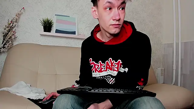 CalvinOwens online show from February 2025 05:09:01 AM