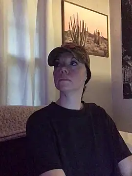 Snapshot of SidneyRaee chatting on October 2025 03:47:02 PM SidneyRaee online show from October 2025 03:47:02 PM