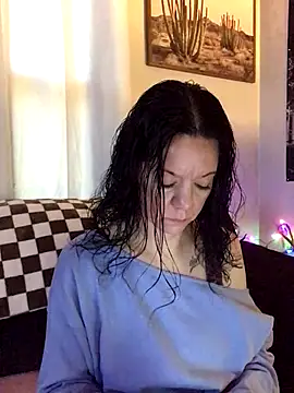 Snapshot of SidneyRaee chatting on November 2025 05:13:01 PM SidneyRaee online show from November 2025 05:13:01 PM