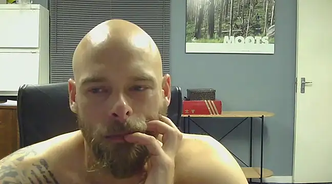 jjameson411 online show from March 2025 11:32:02 PM