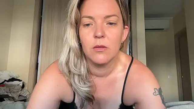 naughtyhollyxxxx online show from September 2025 08:03:02 AM