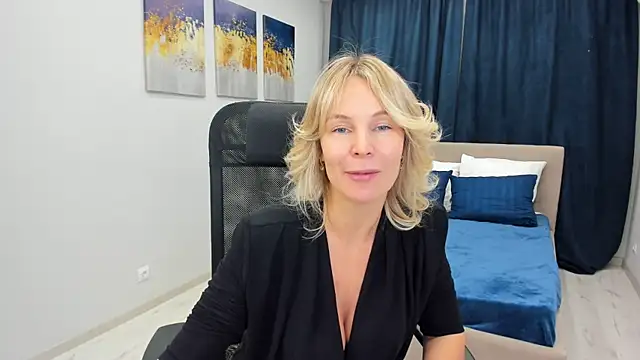 Sinty Devis online show from January 2025 11:43:01 AM