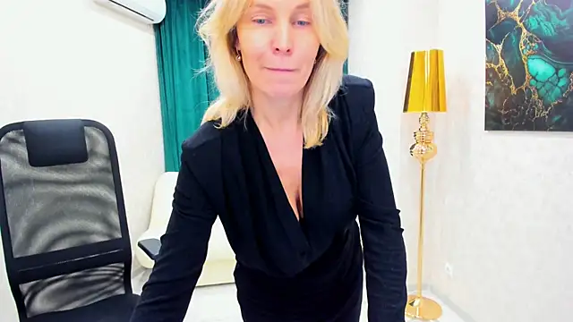 Sinty Devis online show from February 2025 02:26:01 PM