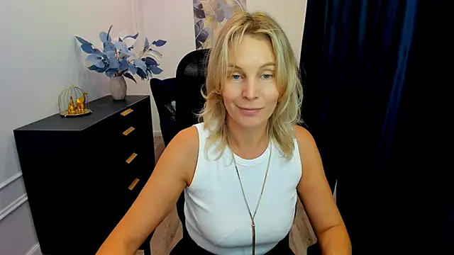 Sinty Devis online show from September 2025 11:45:02 AM