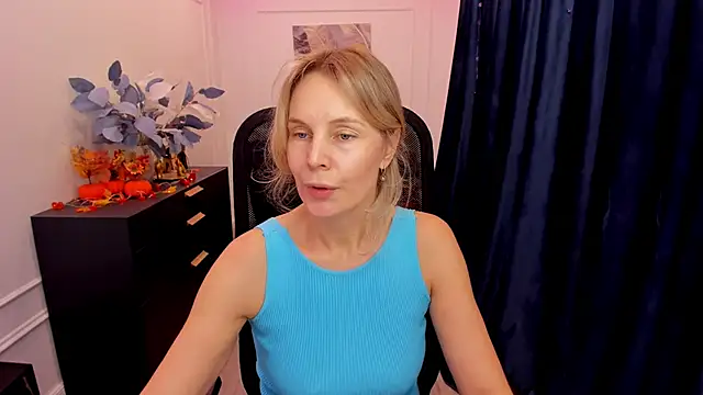 Sinty Devis online show from November 2025 04:22:02 AM