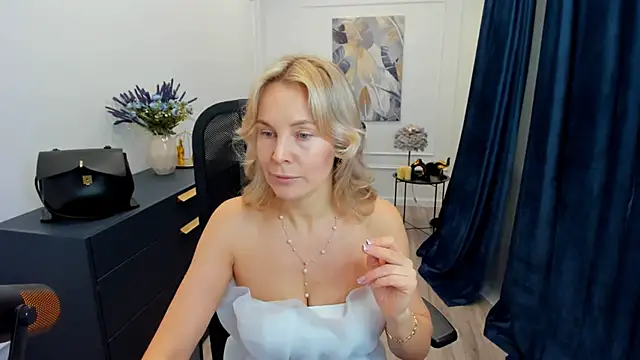 Sinty Devis online show from February 2026 04:24:01 AM