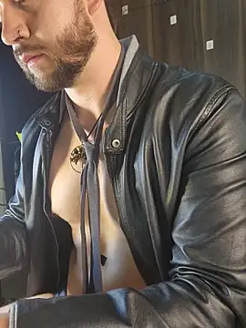 just maxii online show from November 2025 11:21:02 PM