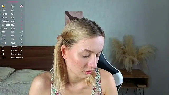 IdaValenti online show from October 2025 01:04:02 AM