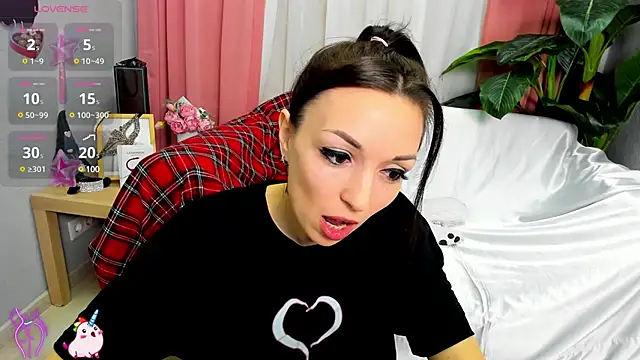 Snapshot of jessica_tiny chatting on February 2025 01:45:02 AM jessica tiny online show from February 2025 01:45:02 AM