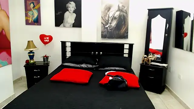 VeronicaReynolds online show from January 2025 12:02:02 PM